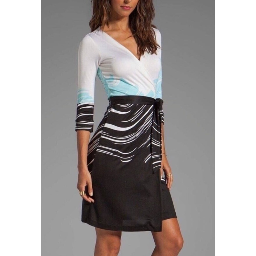 Diane Von Furstenberg New Julian Two‎ Silk Wrap Around Dress DVF Size 2 S Artsy